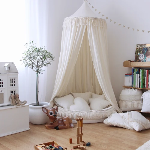 Futrzana poduszka Boho gwiazdka Wanilia