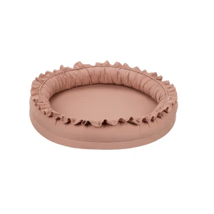 Mały junior nest Basic z falbanką Brzoskwinia