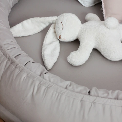Gniazdko Junior Basic bez falbanki Ciemny beż