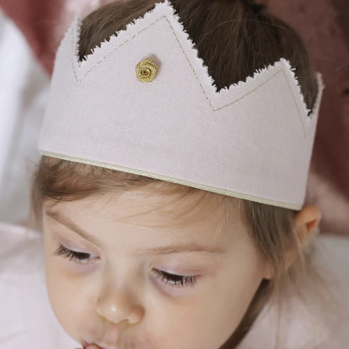 Crown PN Powder pink with rose and gold ribbon
