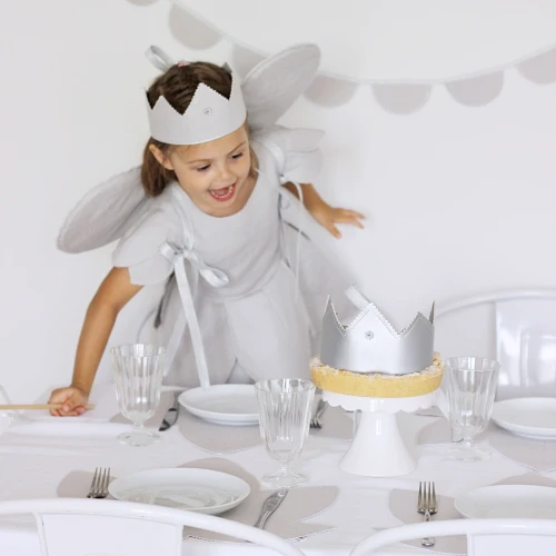 Korona PN Jasno szara z różyczką ze srebrną wstążką