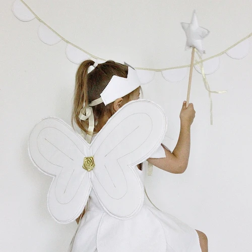 Wand PN White with gold ribbon