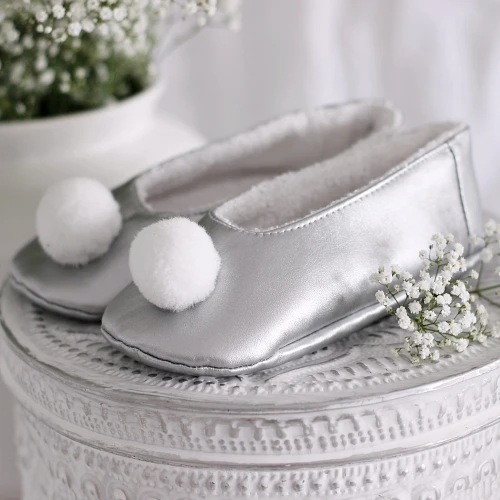 Kapcie z pomponikiem Srebrne 