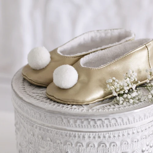 Kapcie z pomponikiem Złote 