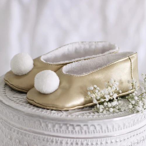 Kapcie z pomponikiem Złote 