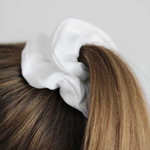 Basic Scrunchie White