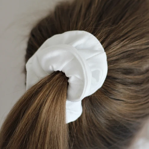 Basic Scrunchie White