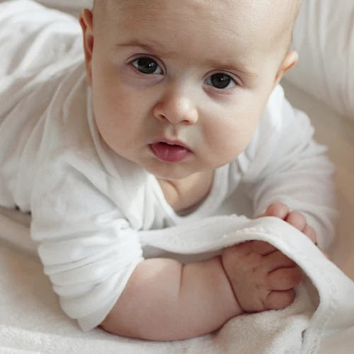 Ręcznik niemowlęcy Premium z kapturkiem Fawn 80x80 cm Biały