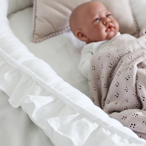 Baby nest with ruffles PN White