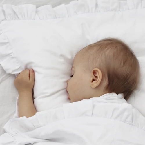 Newborn bedding set with ruffles filled White