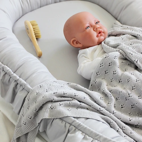 Gniazdko niemowlęce Simply Glamour Szare