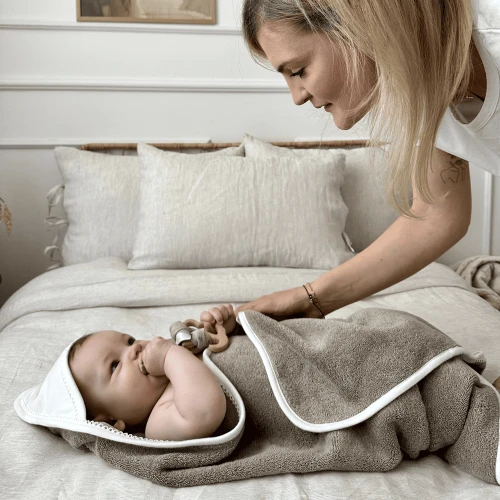 Newborn Premium hooded towel Fawn Chocolate 80x80 cm  