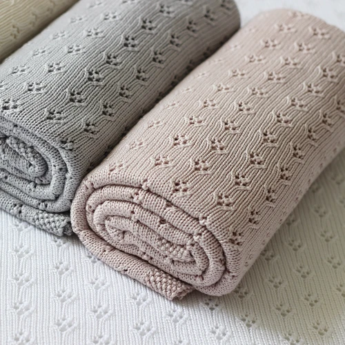 Ażurowy kocyk bambusowy Pudrowy róż