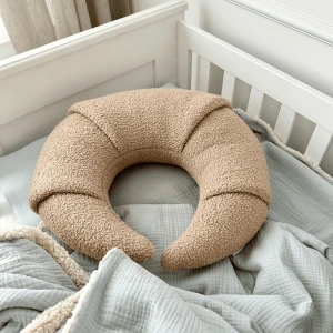 Poduszka Croissant Harry Boucle Czekoladowa