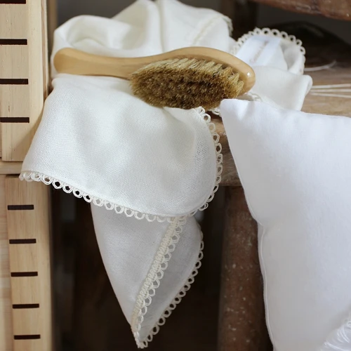 Bamboo diaper with lace Vanilla 43x43 cm