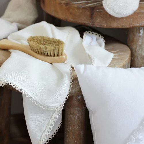 Bamboo diaper with lace Vanilla 43x43 cm