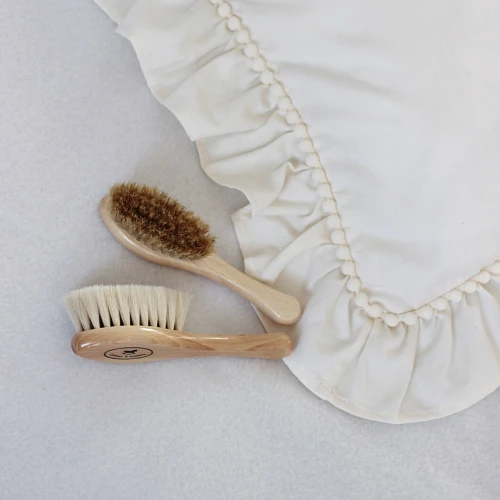 Children's cradle cap brush made of bristles