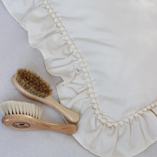 Children's cradle cap brush made of bristles