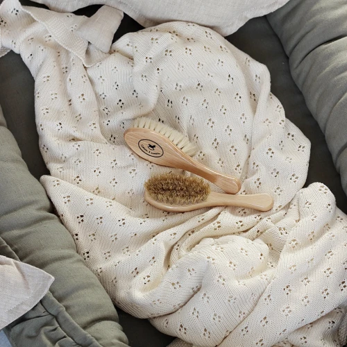 Children's cradle cap brush made of bristles