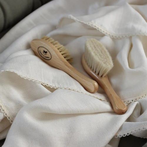 Children's cradle cap brush made of bristles