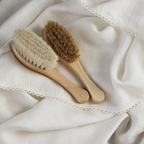 Children's cradle cap brush made of bristles