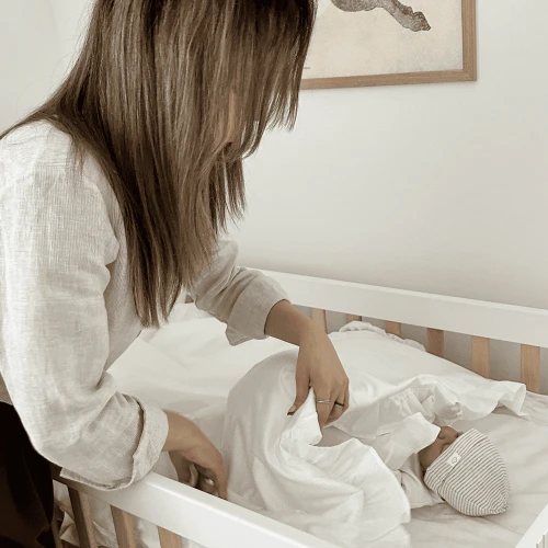 Newborn bedding set with ruffles filled White
