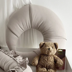 Poduszka Croissant Harry Ciemny beż